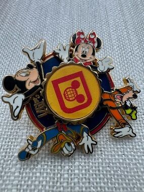 Disney 40th Anniv. spinner pin Mickey Mouse Minnie Mouse Donald Duck Goofy 3D